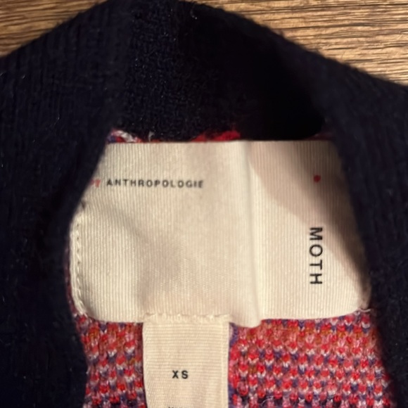 Adorable Anthropologie sweater size XS. Split sides. Bright Christmas cardigan. - Picture 3 of 4